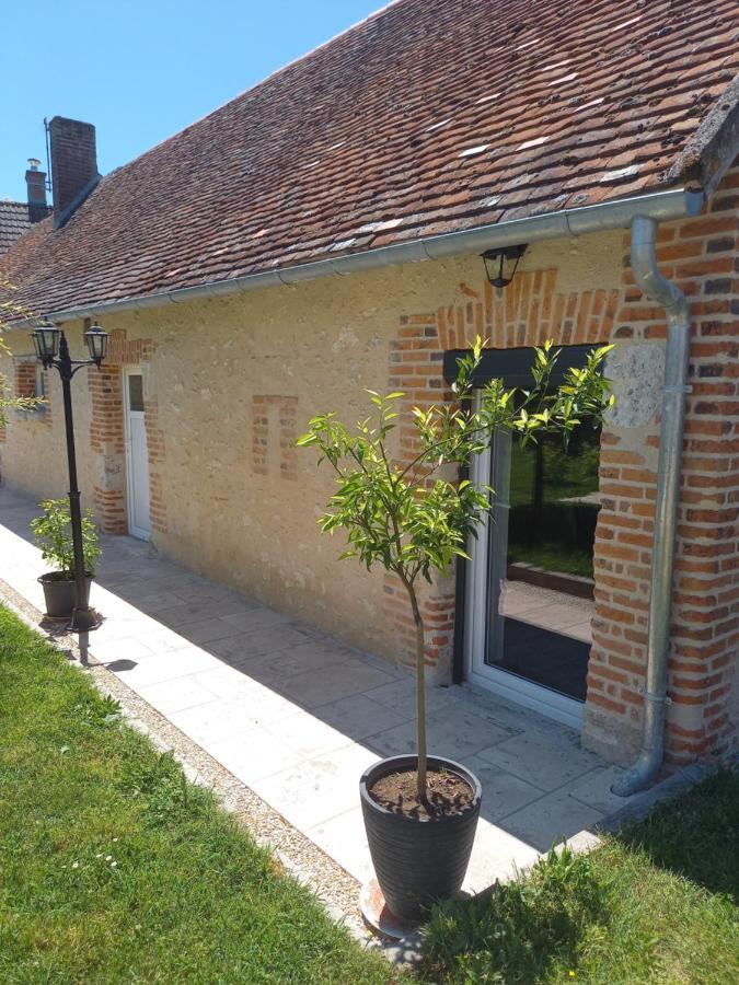 Logement Independant Tour-en-Sologne Exteriör bild