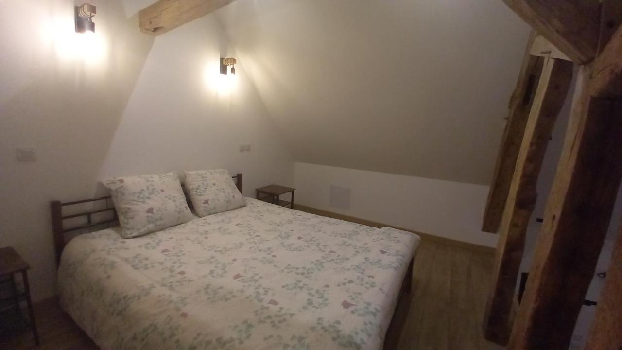 Logement Independant Tour-en-Sologne Exteriör bild